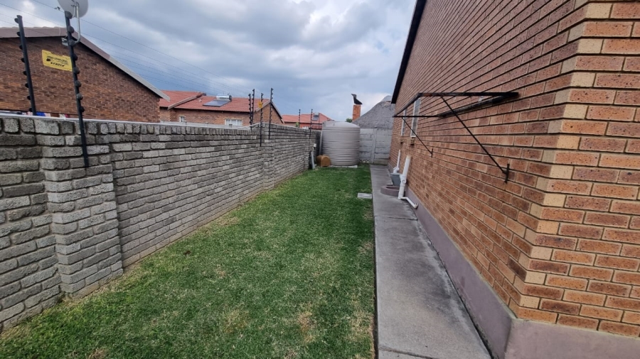 3 Bedroom Property for Sale in Waterval East North West